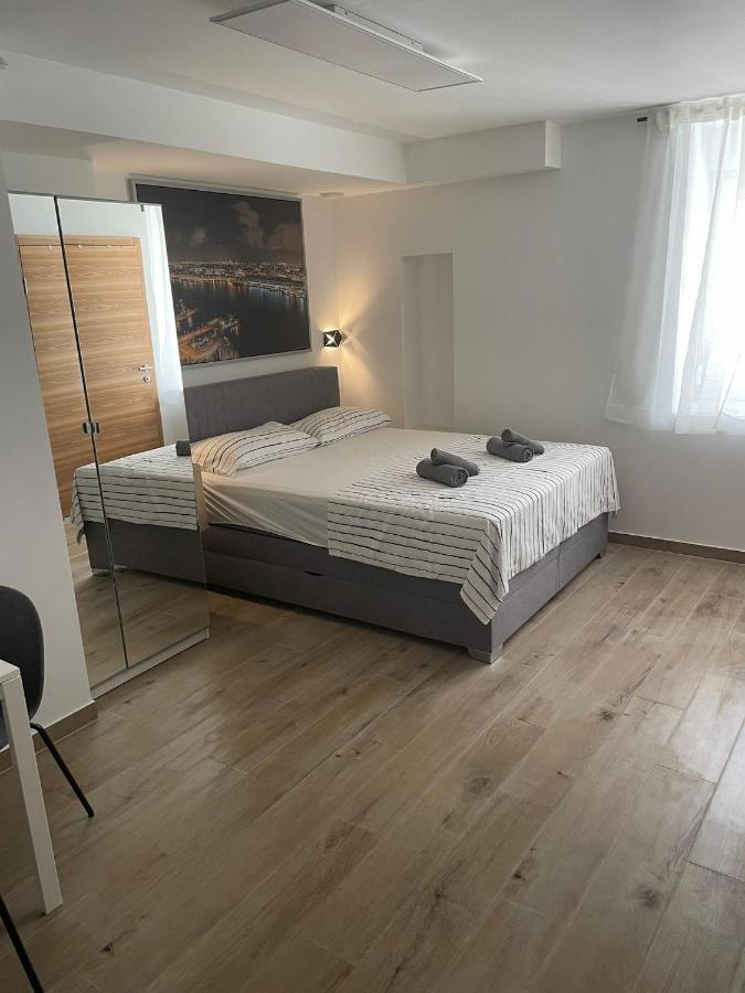 Apartments Anka Pula Exterior photo