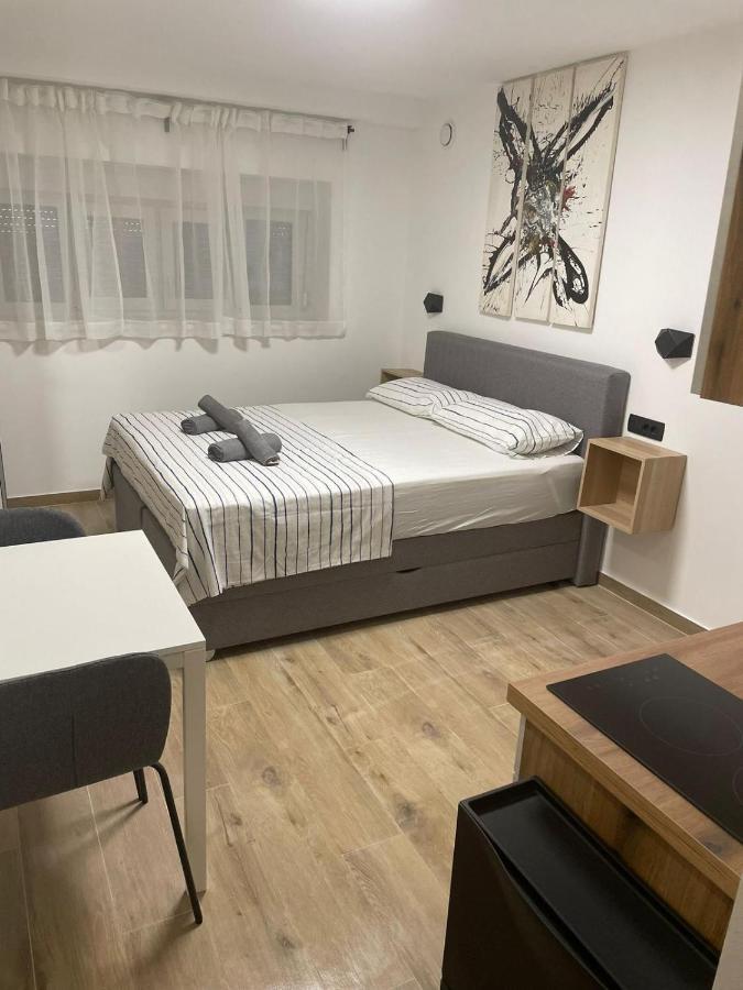 Apartments Anka Pula Exterior photo