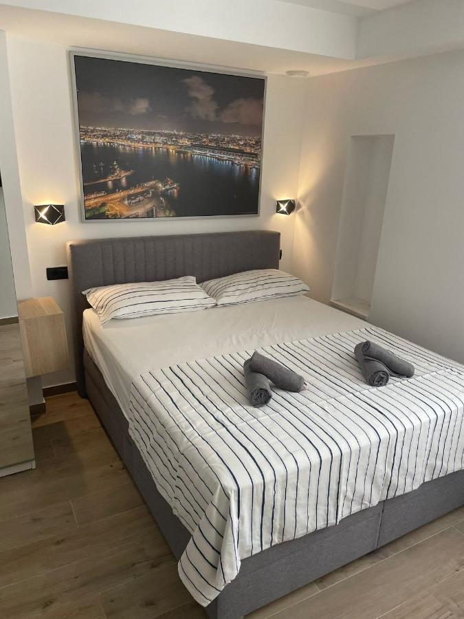 Apartments Anka Pula Exterior photo
