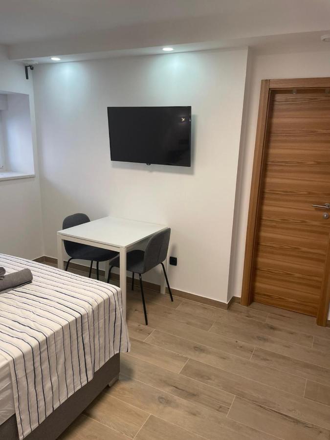 Apartments Anka Pula Exterior photo
